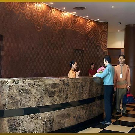 Sri U-Thong Grand Hotel Suphan Buri Dış mekan fotoğraf