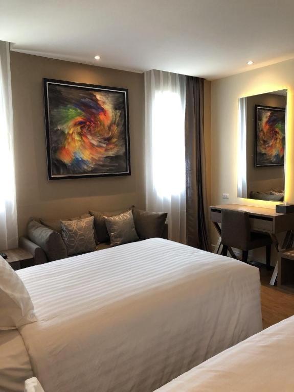 Sri U-Thong Grand Hotel Suphan Buri Dış mekan fotoğraf