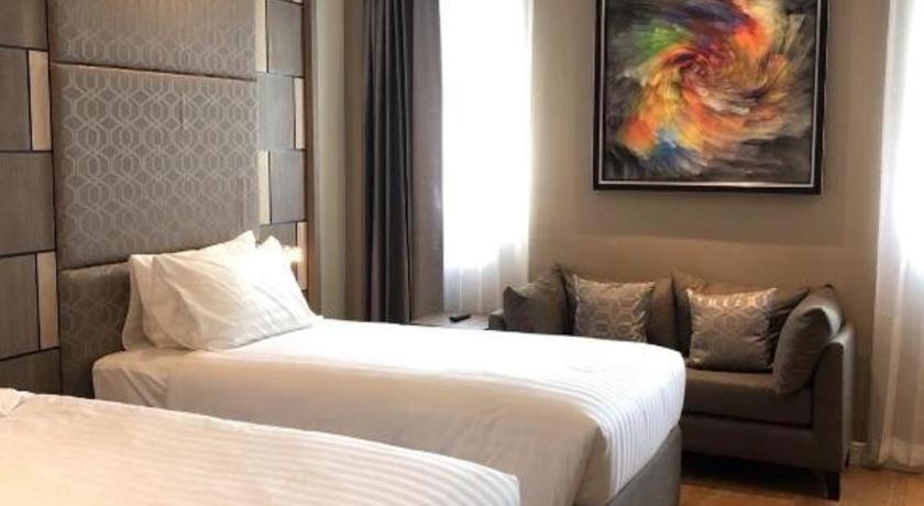 Sri U-Thong Grand Hotel Suphan Buri Dış mekan fotoğraf